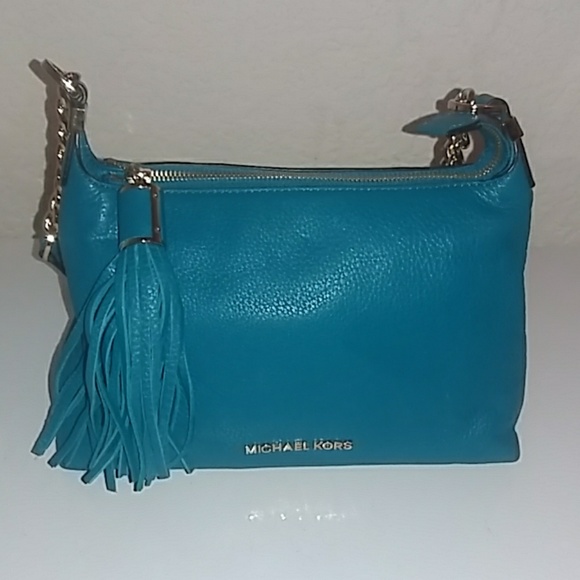 Michael Kors Handbags - Michael Kors Leather Crossbody